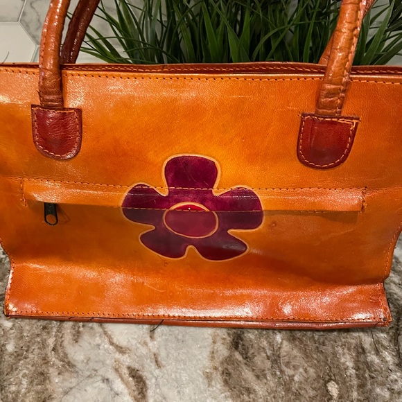 New listing ***Stylish burnt orange handbag nwot - Picture 6 of 8